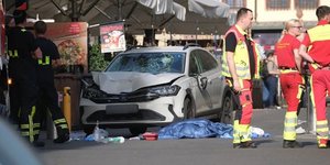 Το αυτοκίνητο που έπεσε σε πλήθος στη Λειψία