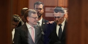 Γιόχαν Βάντεφουλ, Γκίντεον Σάαρ