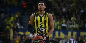Ο Μπολντουιν με την φανέλα της Φενέρμπαχτσε