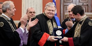 Ο Ευάγγελος Βενιζέλος επίτιμος διδάκτορας του ΕΚΠΑ