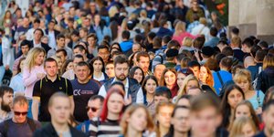Τι θα συμβεί αν η περιβαλλοντική κρίση επιταχυνθεί σε τέτοιο βαθμό ώστε ο πλανήτης να μην μπορεί πλέον να υποστηρίξει τον σημερινό ανθρώπινο πληθυσμό; / ΑΡ