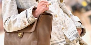 Chanel ρούχο και τσάντα