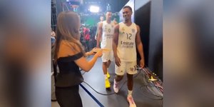 Δημοσιογράφος κερνάει... μπακλαβά παίκτες της Ρεάλ