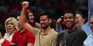 Ο Ολυμπιακός κατέκτησε την τέταρτη Euroleague της ιστορίας του και ο Νόβακ Τζόκοβιτς έστειλε το δικό του μήνυμα.