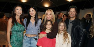 H Μαρίνα Βερνίκου με την Χριστίνα Μπόμπη, την Ρούλα Ρέβη και τον Αποστόλη Τότσικα