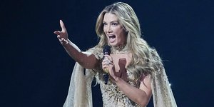 Η Delta Goodrem ερμηνεύει το «Eclipse» για την Αυστραλία