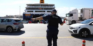 Κίνηση στο λιμάνι του Πειραιά
