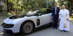 Ferrari Luce Pope