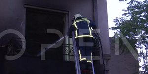 Φωτιά σε εγκαταλελειμμένο κτίριο στο Κέντρο της Αθήνας