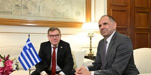 Γεραπετρίτης και Βάντερφουλ κατά τη συνάντησή τους
