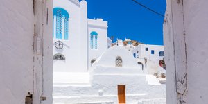 ιος μεσα απο πορτα