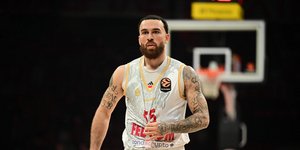 Ο Μάικ Τζέιμς με την φανέλα της Μονακό
