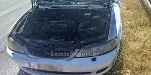 Δομοκός: Αυτοκίνητο τυλίχθηκε στους καπνούς εν κινήσει