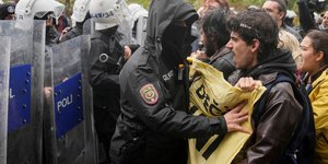 Επεισόδια και προσαγωγές στην Κωνσταντινούπολη- Στις εκδηλώσεις για την Πρωτομαγιά 
