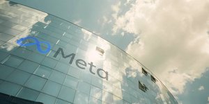 Κτίριο με το λογότυπο της Meta