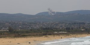 Καπνός σε βουνό στον νότιο Λίβανο μετά από ισραηλινό χτύπημα 