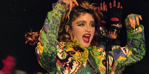 Η Μαντόνα στη σκηνή του Radio City Music Hall στη Νέα Υόρκη, τον Ιούνιο του 1985 