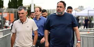 Η άφιξη του Χοσέ Λουίς Μεντιλίμπαρ και του Βαγγέλη Μαρινάκη στο ΟΑΚΑ 