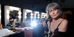Πώς αντιμετωπίζεται η χαλάρωση μετά τα 50 χωρίς fillers και botox