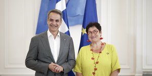 O Κυριάκος Μητσοτάκης με την Πέτρα Μπάιρ