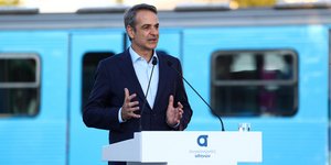 Ο πρωθυπουργός στο αμαξοστάσιο Σεπολίων