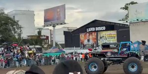 «Monster truck» στη Κολομβία έπεσε πάνω σε θεατές σε αγώνα επίδειξης