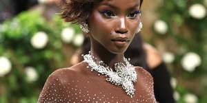 Το μοντέλο Ανόκ Γιάι στο Met Gala 2024
