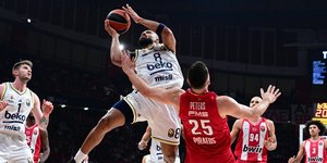 Στιγμιότυπο από το Ολυμπιακός - Φενέρμπαχτσε για την κανονική διάρκεια της Euroleague
