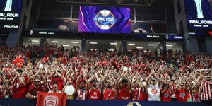 O κόσμος του Ολυμπιακού στο T-Center