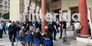 Κόσμος στο Ολύμπιον για τις ανακοινώσεις του κόμματος της Μαρίας Καρυστιανού