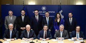 ομαδικη φωτο υπουργοι