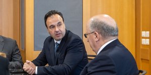 Στο επίκεντρο της συνάντησης Παπαστεργίου-Κουμπίλιους οι μικροδορυφόροι, οι κβαντικές επικοινωνίες και ο ρόλος της χώρας στην ευρωπαϊκή άμυνα
