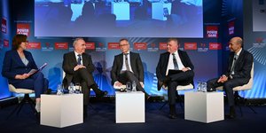 Πάνελ στο συνέδριο του economist