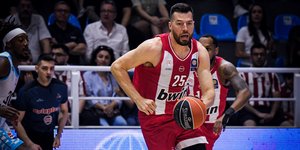 Ο Άλεκ Πίτερς στον αγώνα απέναντι στον Κολοσσό Ρόδου