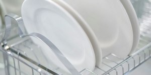5 επιλογές για να αντικαταστήσετε το στραγγιστήρι πιάτων με ανθεκτικές λύσεις από αλουμίνιο