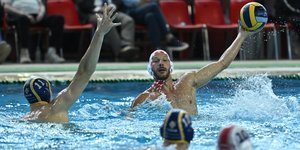Στιγμιότυπο από το Ολυμπιακός - Μπαρτσελονέτα για το Champions League του πόλο ανδρών