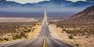 Ακριβώς έναν αιώνα μετά τη δημιουργία της, η Route 66 εξακολουθεί να ασκεί μια παράξενη γοητεία, όχι μόνο στους Αμερικανούς αλλά και σε χιλιάδες ταξιδιώτες / ALAMY