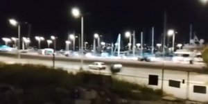 Επιθέσεις σε κατοίκους που κατήγγειλαν τις παράνομες κόντρες στη Σαλαμίνα