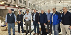 Στην Ιχθυόσκαλα ο Μ. Σχοινάς 