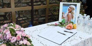 Η ταφή της Γωγώς Μαστροκώστα στο Ευηνοχώρι