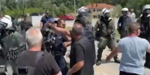 Ξύλο αγρότες και ΜΑΤ