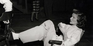 Νέες βιογραφικές προσεγγίσεις και το μυθιστόρημα The Original της Πρίγια Παρμάρ επαναφέρουν στο προσκήνιο τα πρώτα χρόνια της καριέρας της Κάθριν Χέπμπορν / WIKIPEDIA 