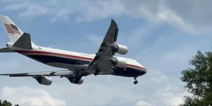 Το νέο Air Force One έκανε την πρώτη του δοκιμαστική πτήση