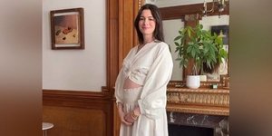 Η Αν Χάθαγουεϊ δημοσιοποίησε την εγκυμοσύνη της 