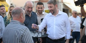 Ο ΝΙΚΟΣ ΑΝΔΡΟΥΛΑΚΗΣ ΣΤΙΣ ΚΑΛΥΘΙΕΣ ΡΟΔΟΥ