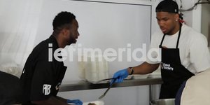 Ο Γιάννης Αντετοκούνμπο άποροι