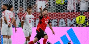 Ο Σμιντ πανηγυρίζει το γκολ του απέναντι στην Ιορδανία 