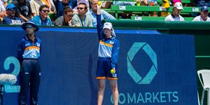 Ball boy σε γήπεδο τένις