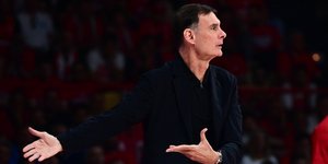 Στάθηκε στη συγκέντρωση του Ολυμπιακού ο Μπαρτζώκας: «Πρέπει να φύγει από το μυαλό μας η κατάκτηση της Euroleague»
