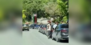 Ρωσία: Ουρές στα πρατήρια της Κριμαίας μετά τα ουκρανικά χτυπήματα -«Αναστέλλεται η πώληση βενζίνης με μετρητά»